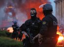 Фаерверки, погромы и штурм полицейского участка: как Париж праздновал победу ПСЖ в Лиге чемпионов