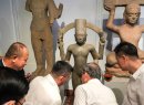 Камбоджа возвращает домой культурные сокровища, похищенные печально известным арт дилером