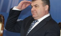 Сердюков едва не устроил банковский кризис