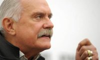 В чью политику играет Михалков?