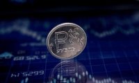 54 рубля за доллар: в Думе рассказали о перспективах российской валюты
