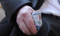 Чиновников взяли в оборот
