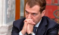 За травлей Дмитрия Медведева стоит его ближайшее окружение?