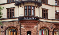 Агенту Louis Vuitton поступили угрозы от уволенной модели 