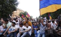 Активисты прекращают в Ереване сидячую акцию