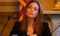 Анджелина Джоли решила уйти из кино, чтобы помогать людям