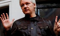 Ассанж намерен судиться с посольством Эквадора