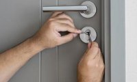 Аварийное вскрытие и замена замков в Москве