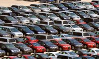Автомобили: импорт сокращается, но Минпромторог обещает рост продаж 