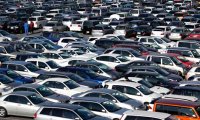 Авторынок пока не может перейти к росту