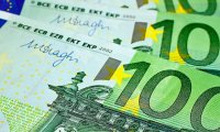 Банки начали закрывать депозиты в евро