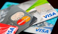 Банковские карты предложили блокировать при подозрительных операциях