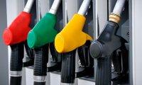 Бензин на заправках подорожал на 50-80 копеек