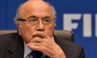 Блаттер назвал Платини инициатором скандала в ФИФА