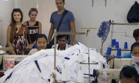 Блогеры из Норвегии сняли фильм об условиях работы на швейных фабриках Камбоджи