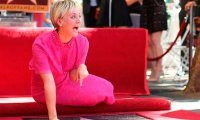 Блондинка из «Теории большого взрыва» получила звезду на «Аллее славы» 