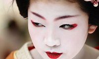 «Болезненный макияж» в Японии набирает популярность