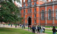 Британские университеты привлекают все больше иностранных студентов