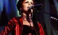 Бывшая солистка Cranberries лечится у психиатра после ареста