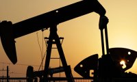 Цены на нефть восстановятся не раньше чем через год, сообщает Международное энергетическое агентство