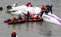 Число погибших в результате крушения самолета на Тайване достигло 23
