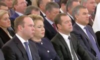 Денег снова нет: россиянам придется затянуть пояса ради силовиков и телевизора