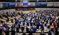 Депутаты Европарламента одобрили торговую сделку с Великобританией, чтобы ослабить напряженность, вызванную Брекситом