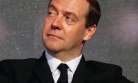 Депутаты не будут интересоваться у Медведева яхтами и винодельнями