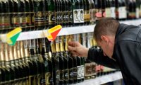 Депутаты предложили продавать алкоголь и табак в специальных магазинах