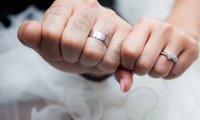 Для ревнивых супругов создали специальные «кольца верности»