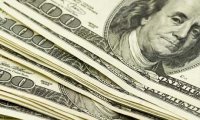 Доллар продолжил рост к мировым валютам, что привело к рекорду официального курса ЦБ