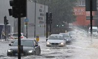 Дороги и станции метро в Лондоне затопило после сильных дождей