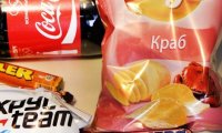Дума предлагает запретить школьникам чипсы и газировку