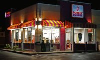 Dunkin' Donuts выплатит полмиллиона долларов упавшей у кафе американке 