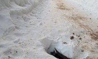 Двухлетний мальчик упал в открытый водопроводный колодец в Брянске‍