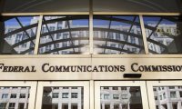 Федеральная комиссия по связи выделила 5 китайских компаний, которые представляют угрозу национальной безопасности США
