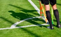 ФИФА планирует заменить боковых арбитров роботами