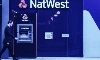 Глава банка NatWest выступил за запрет на торговлю криптовалютами