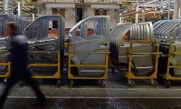 Господдержку автоконцернам оставят при условии их прихода в Крым