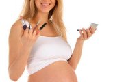 Использование беременной женщиной косметики повышает риск астмы у ребенка