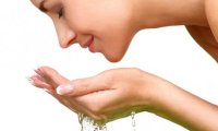 Использование воды для умывания вредит коже