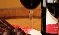 Исследователи развеяли миф о том, что шоколад и красное вино продлевают жизнь