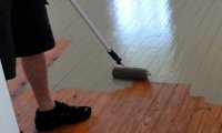 Как покрасить старый деревянный пол: инструкция и советы