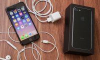 Китаянка выпросила iPhone 7 сразу у 20 своих парней и купила на них дом