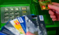Комиссию за пользование чужими банкоматами могут обнулить