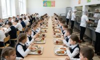 ЛДПР требует усилить контроль за питанием в школьных столовых