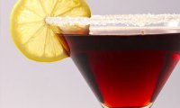 Ломтик лимона в коктейле угрожает инфекцией