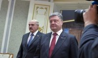 Лукашенко побратался с Порошенко