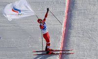 Лыжник Большунов принес России первое золото в олимпийском Пекине