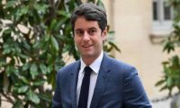 Макрон назначил новым премьером Франции Габриэля Атталя — первого открытого гея на посту главы правительства страны